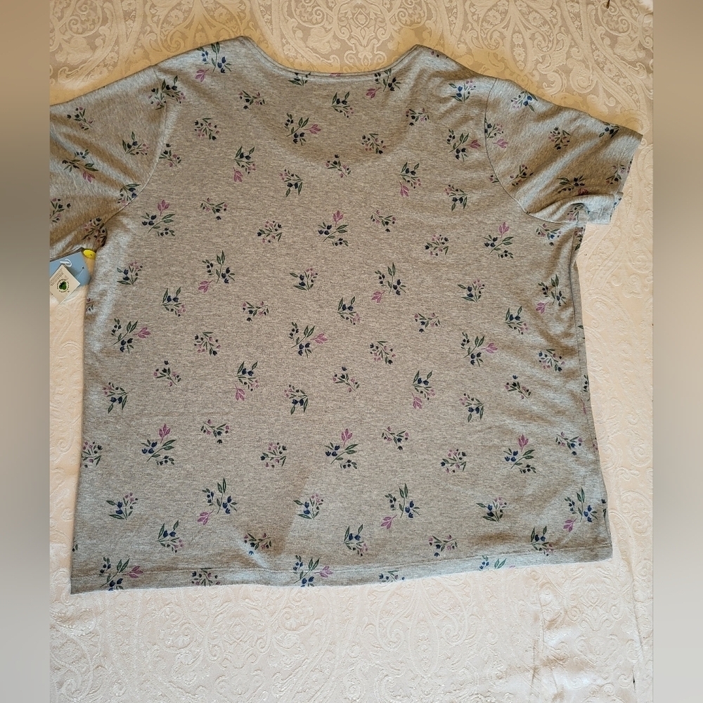 Penmens Plus Gray with Purple Floral Pattern Short Sleeve Tee, NWT, 4X - Picture 2 of 5
